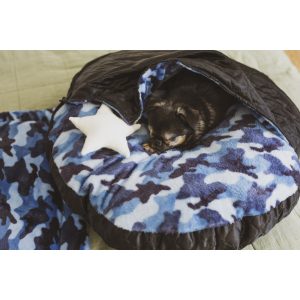 Kiwi Pet's Blue Military bebújós fekhelyek