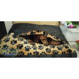 Kiwi Pet's szögletes bebújós fekhely szürke sherpa 75x55cm