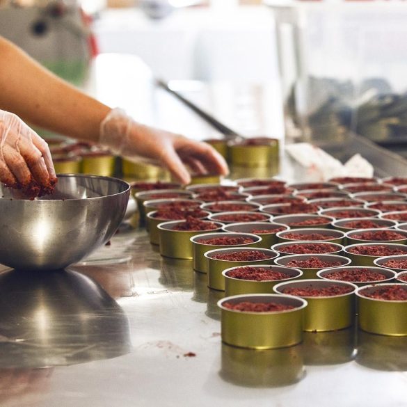 Bio birkahús konzerv kutyáknak